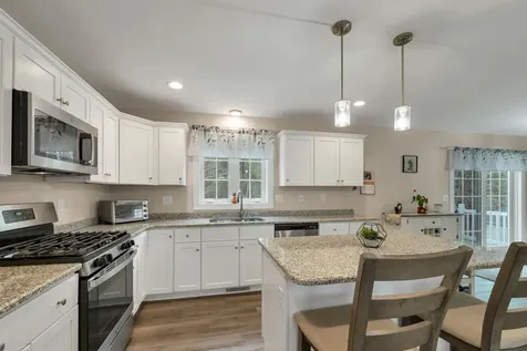 73 Bailey Drive Pittsfield NH 03263
