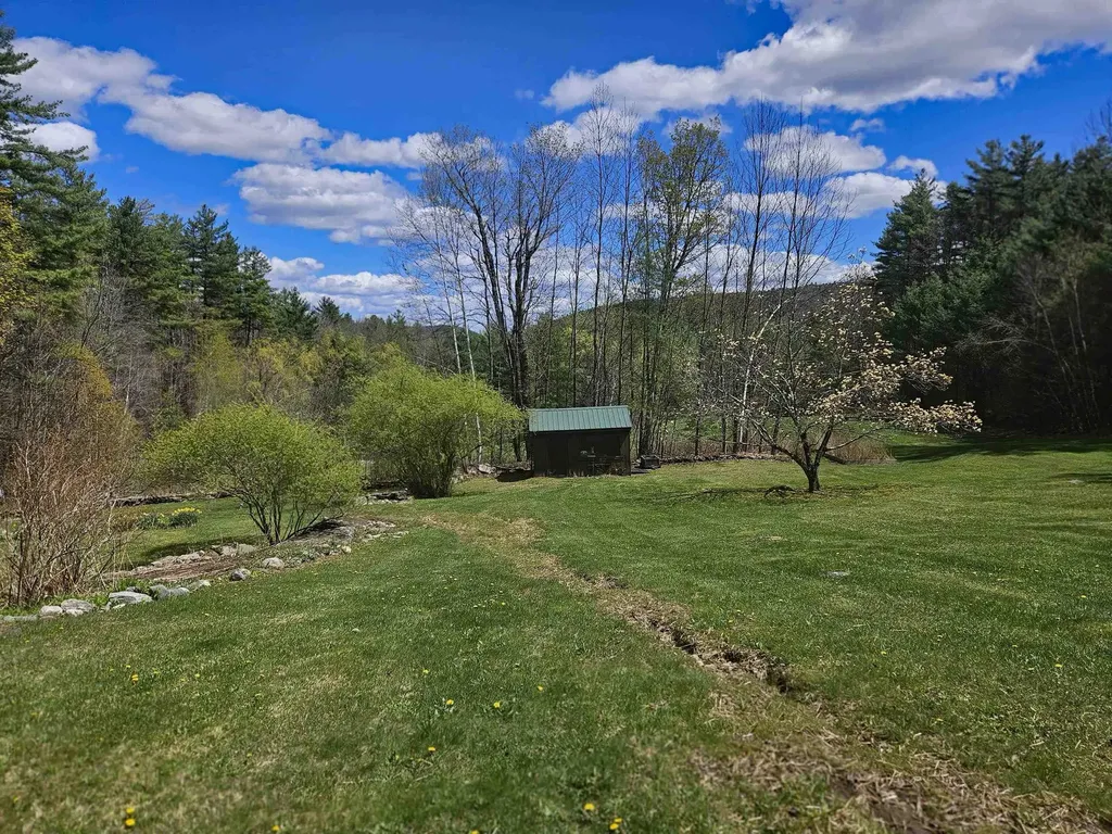 25 Yeaw Road Dover VT 05341