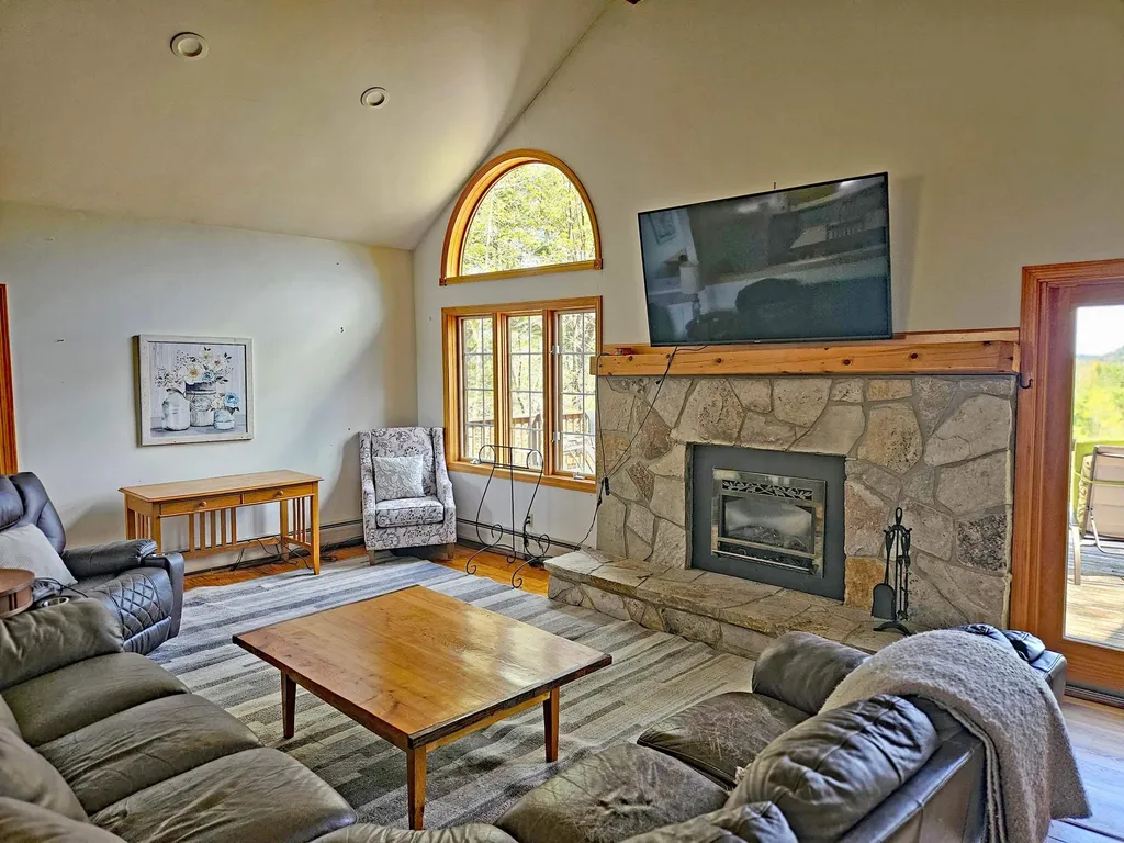 25 Yeaw Road Dover VT 05341