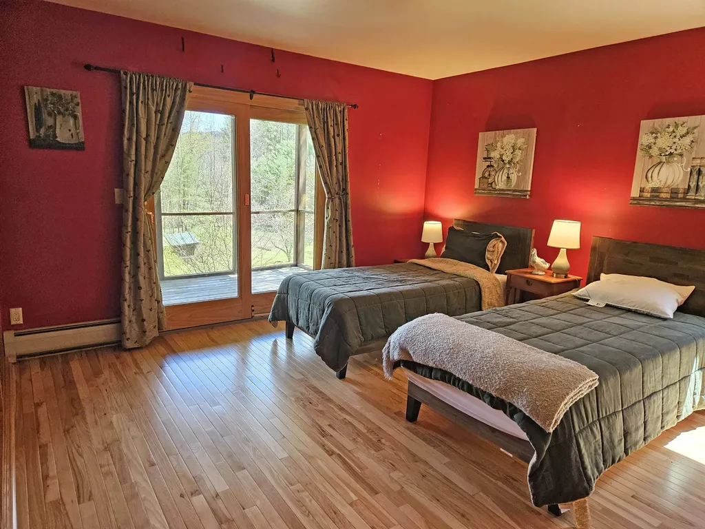 25 Yeaw Road Dover VT 05341