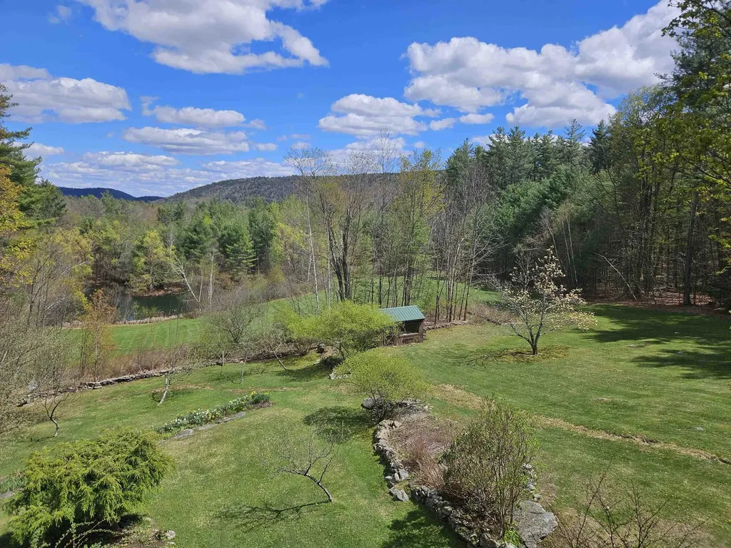 25 Yeaw Road Dover VT 05341