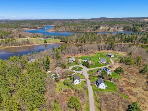 18 Schooner Drive Dover NH 03820