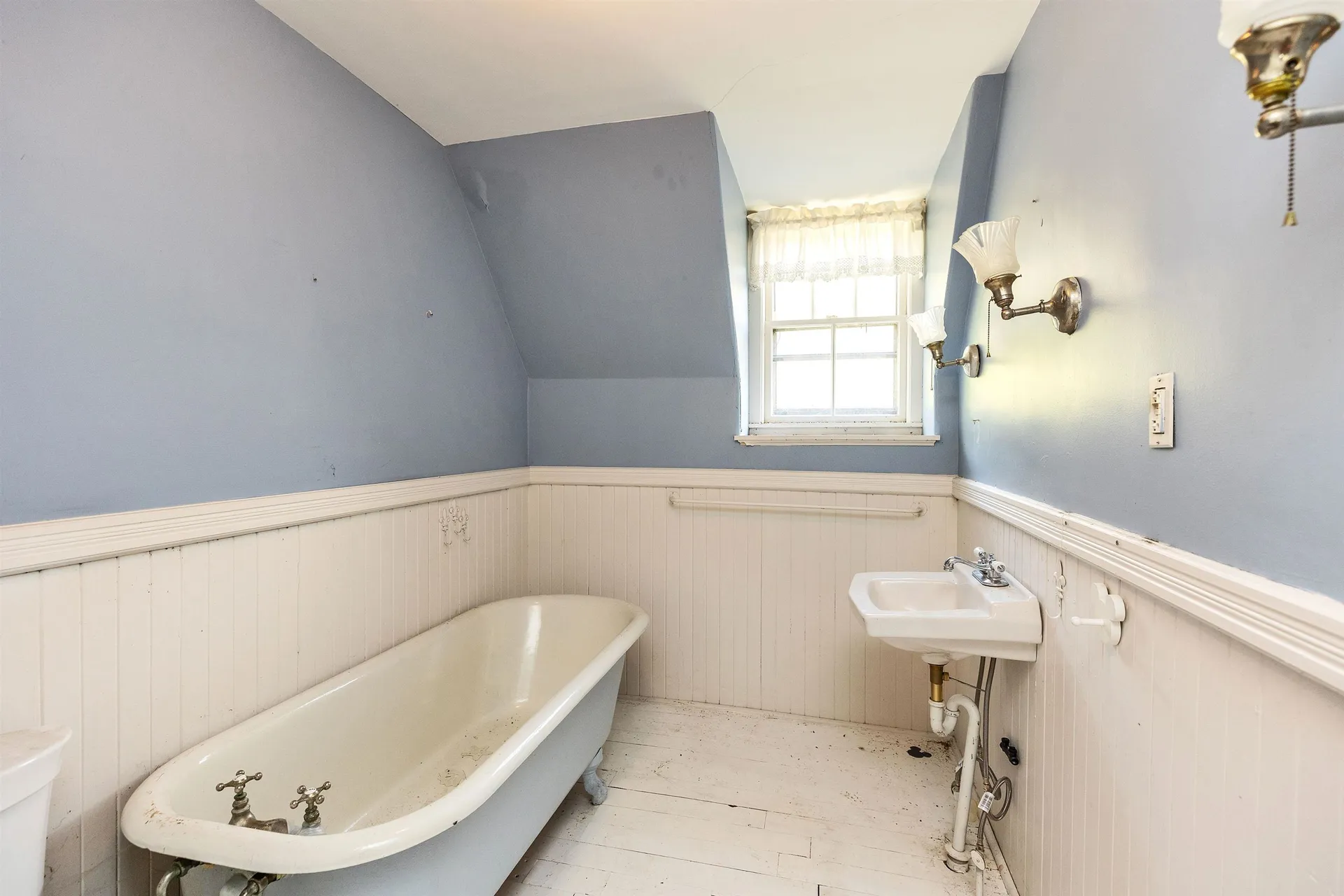 24 Maple Street Milford NH 03055