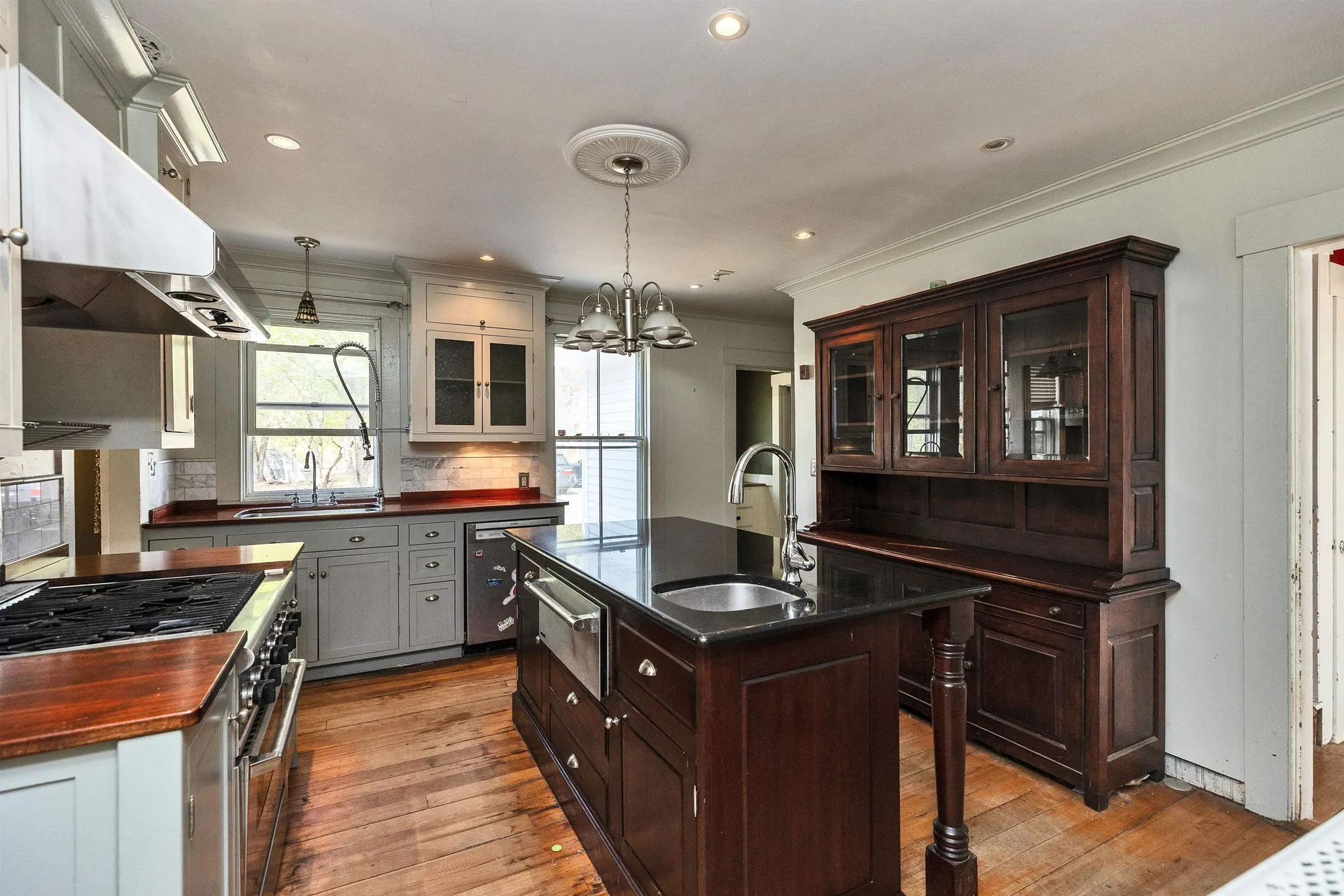24 Maple Street Milford NH 03055