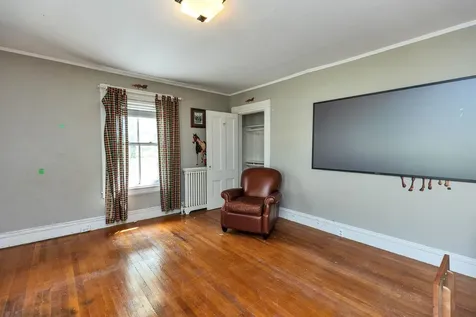 24 Maple Street Milford NH 03055