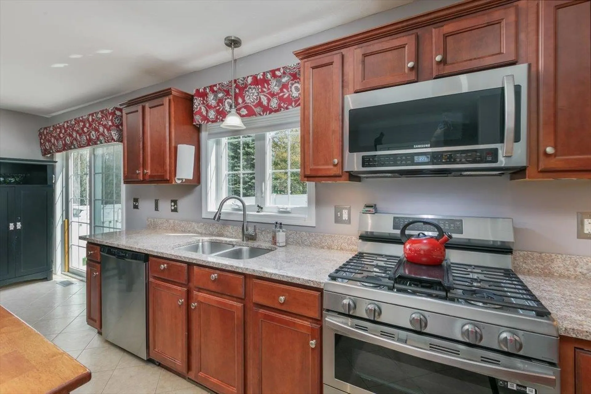 2 Birch Hill Drive Nashua NH 03063