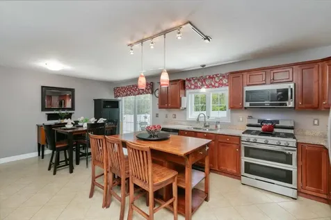 2 Birch Hill Drive Nashua NH 03063