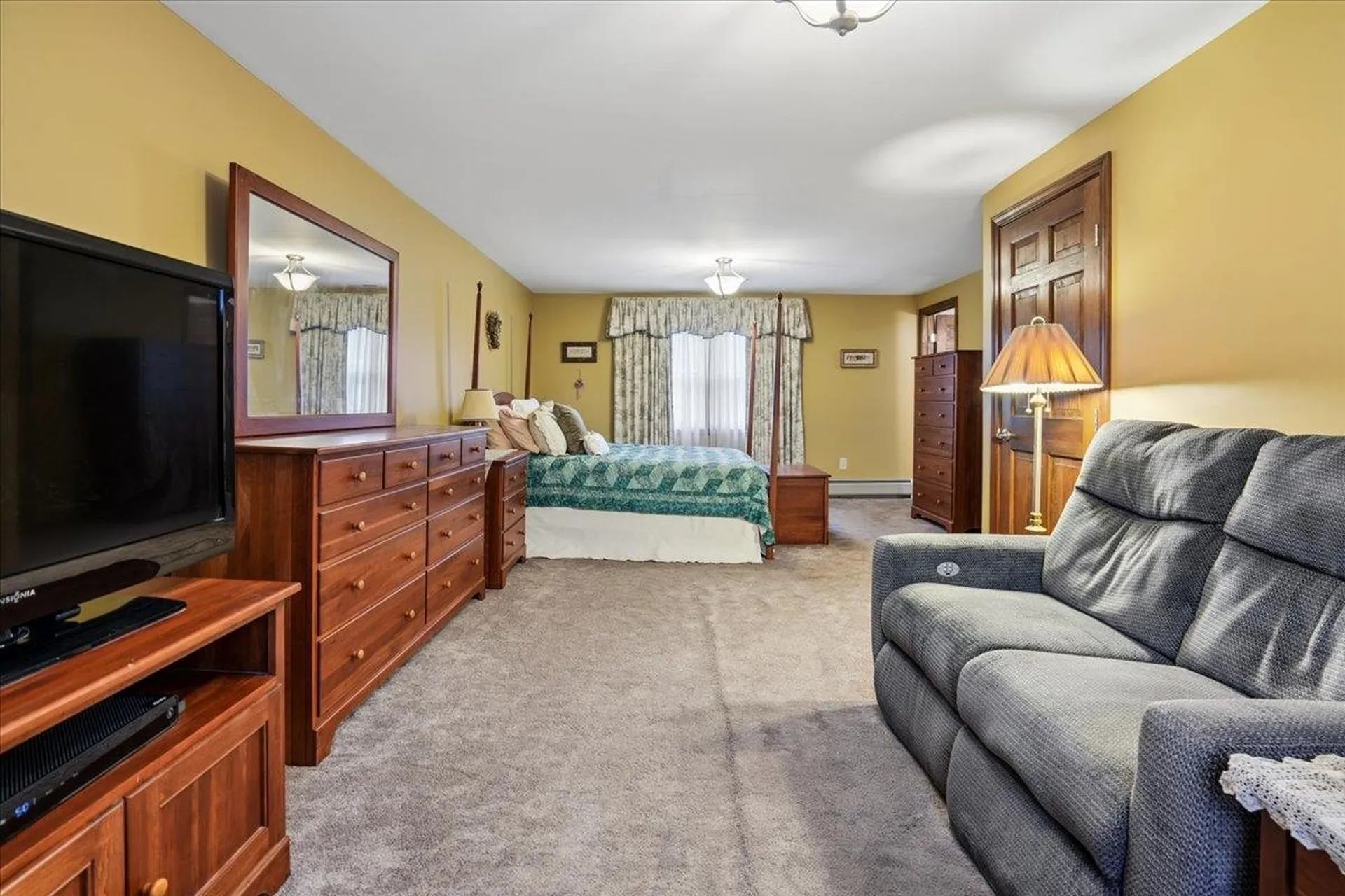 15 Lindstrom Lane Manchester NH 03104