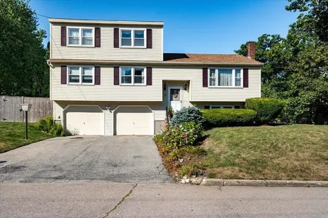 15 Lindstrom Lane Manchester NH 03104