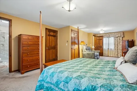 15 Lindstrom Lane Manchester NH 03104