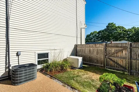 15 Lindstrom Lane Manchester NH 03104