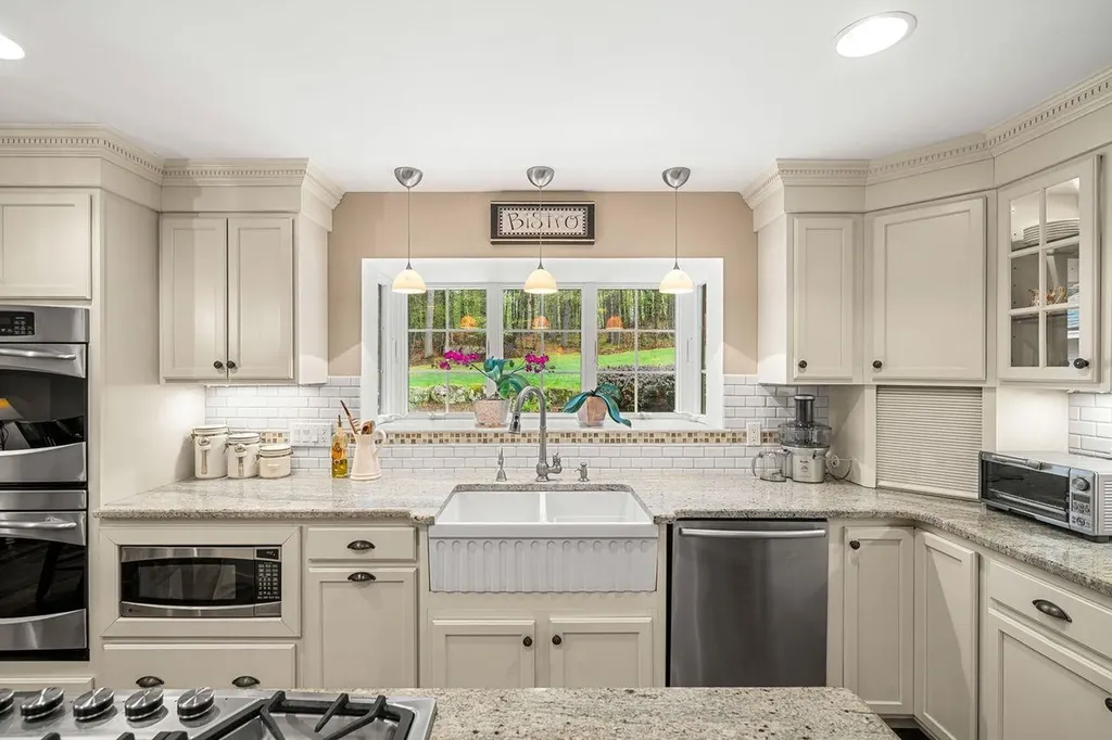46 Veronica Drive Bedford NH 03110