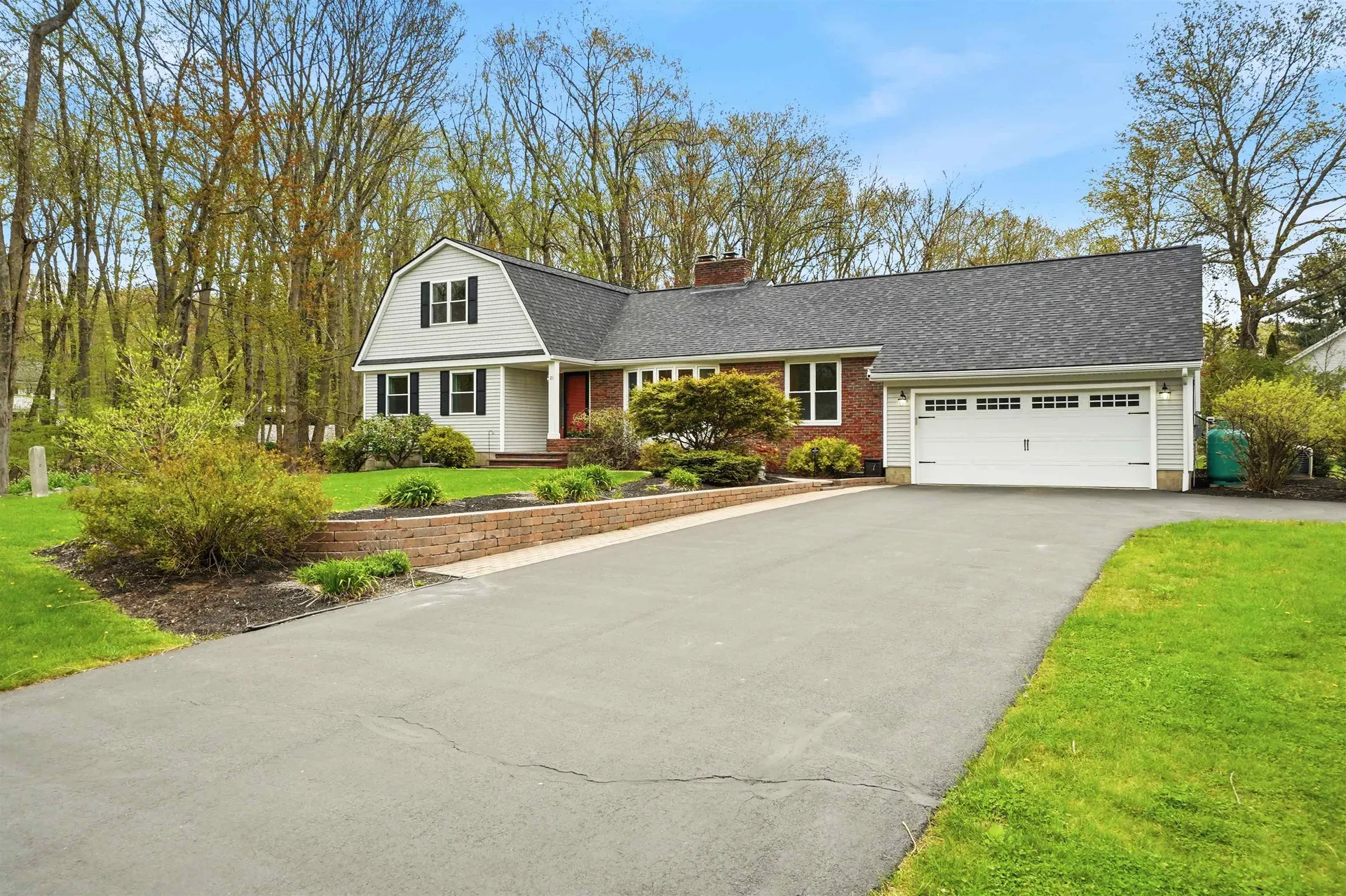 21 Christine Drive Atkinson NH 03811