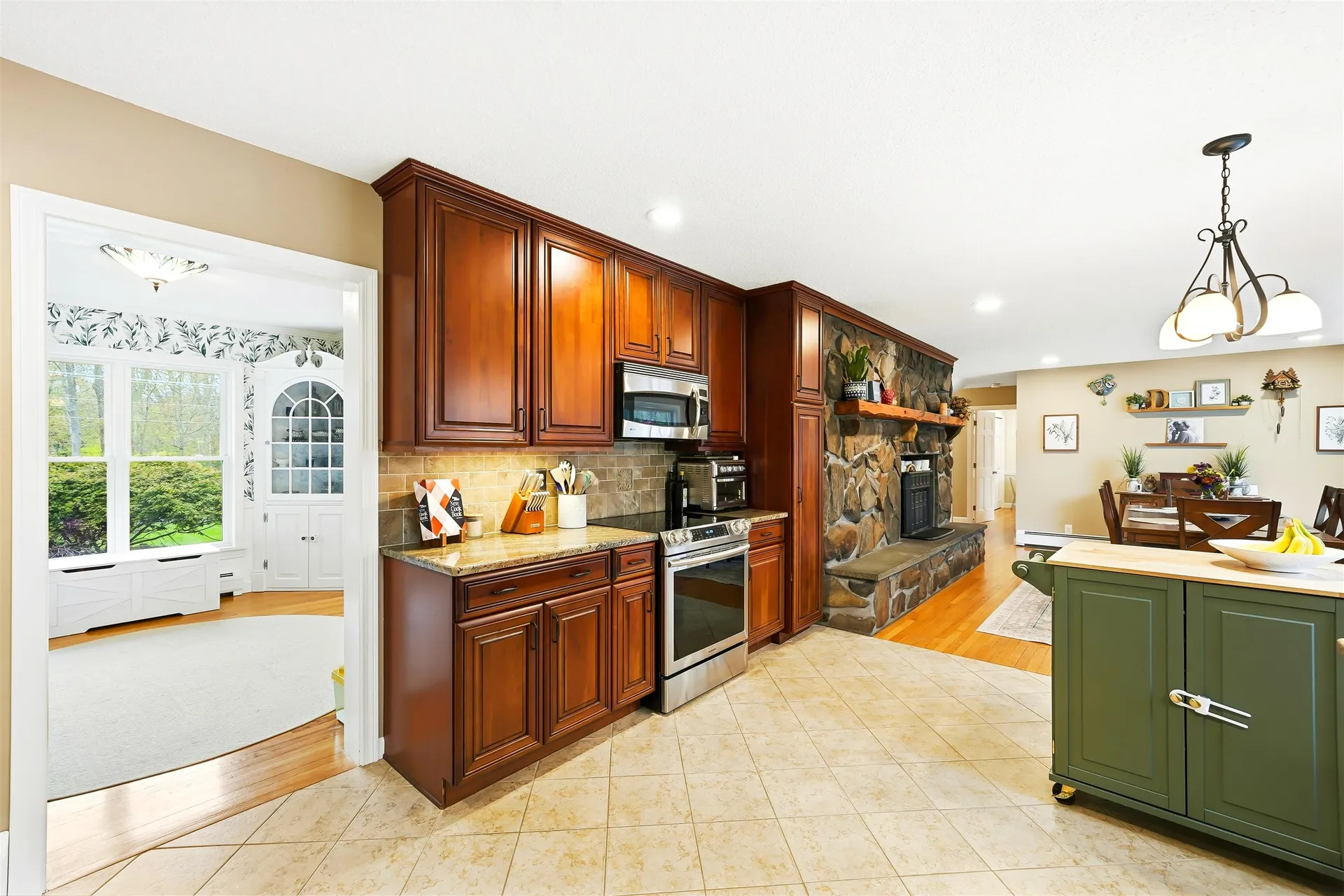 21 Christine Drive Atkinson NH 03811