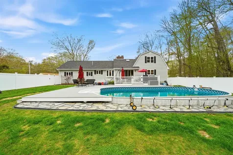 21 Christine Drive Atkinson NH 03811