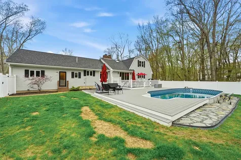 21 Christine Drive Atkinson NH 03811