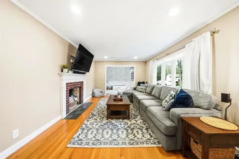 21 Christine Drive Atkinson NH 03811