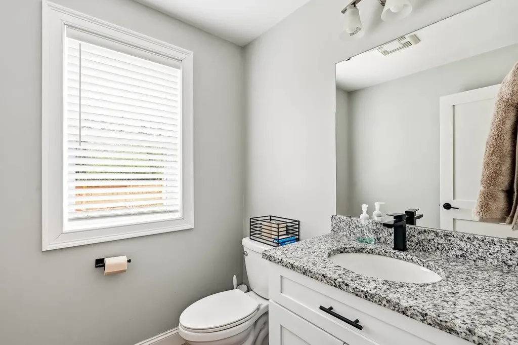 10 Coleman Street Rochester NH 03867