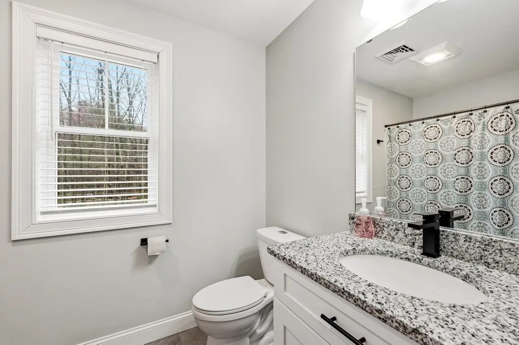 10 Coleman Street Rochester NH 03867