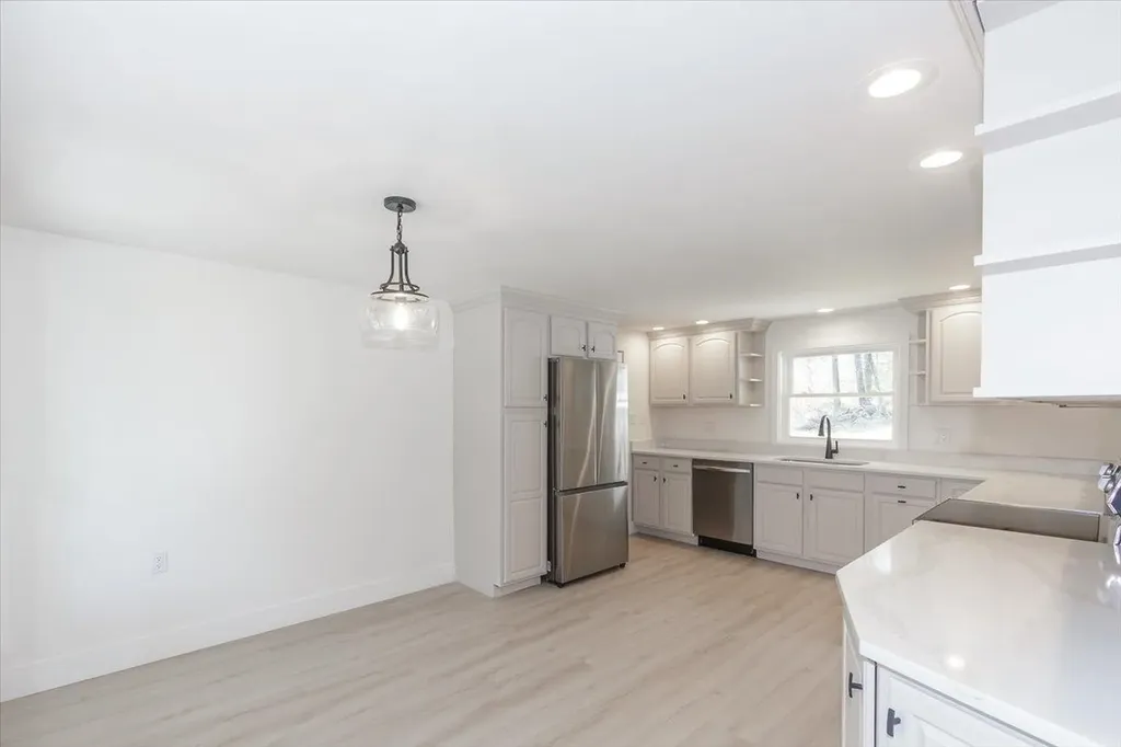 7 Ermer Road Derry NH 03038