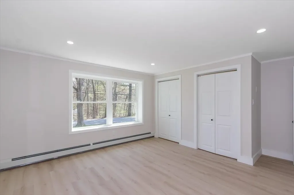7 Ermer Road Derry NH 03038