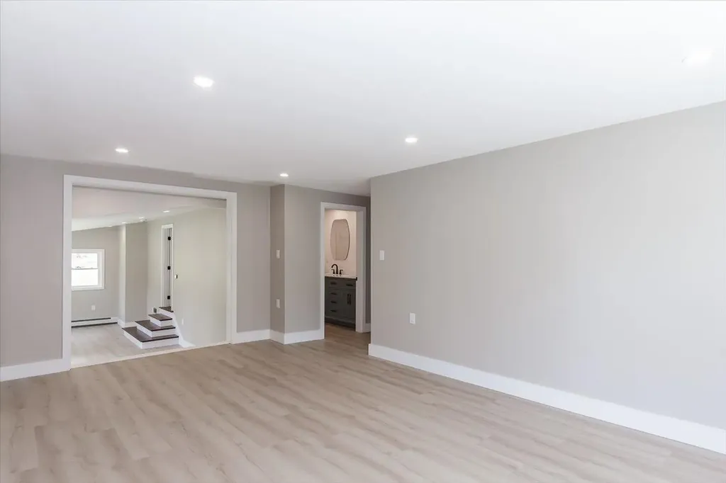 7 Ermer Road Derry NH 03038
