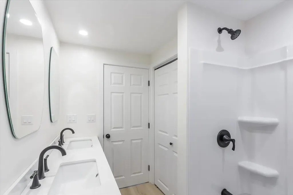 7 Ermer Road Derry NH 03038