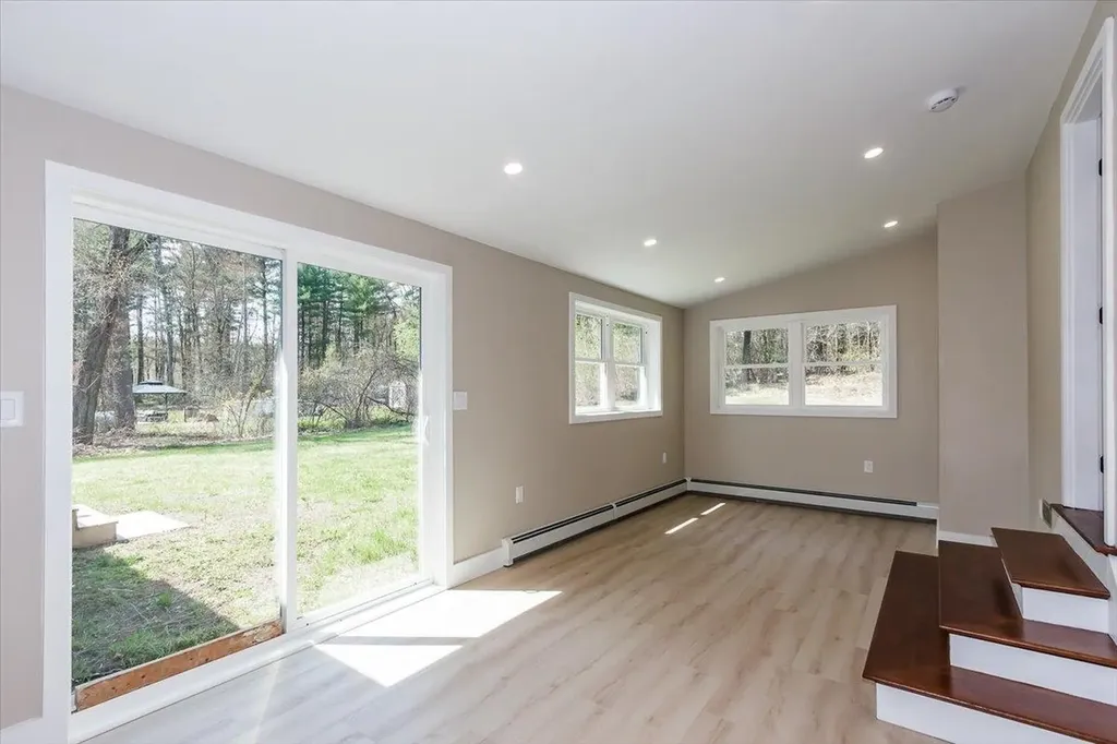 7 Ermer Road Derry NH 03038