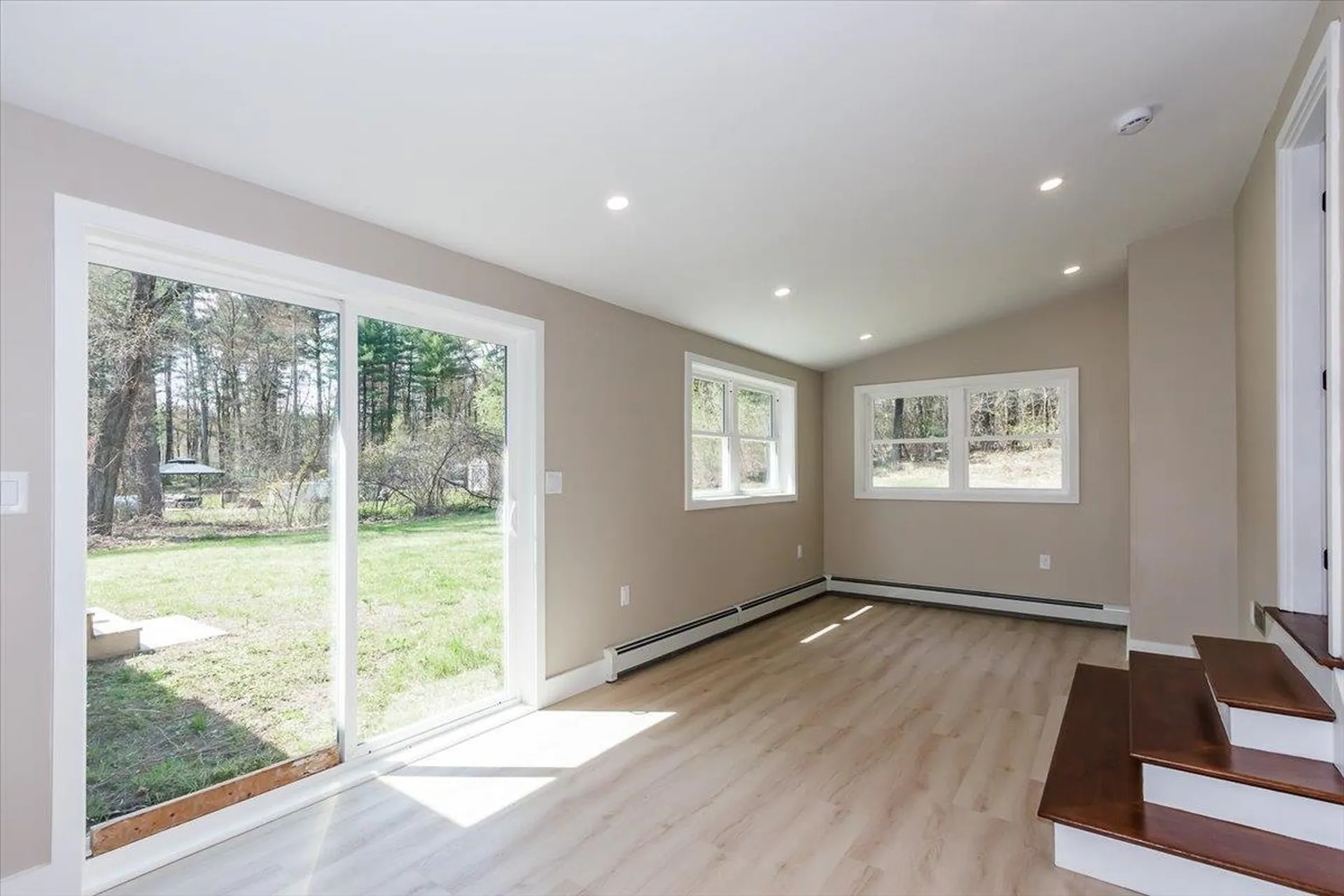 7 Ermer Road Derry NH 03038