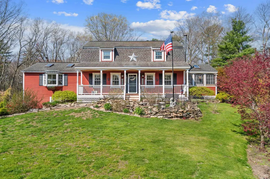5 Chartwell Court Londonderry NH 03053