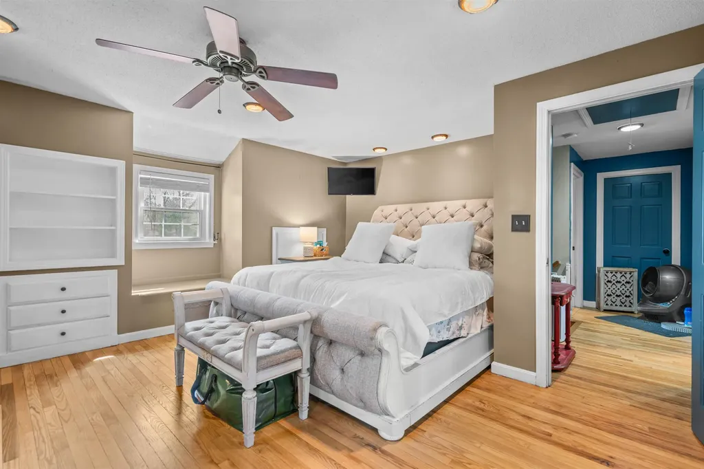 5 Chartwell Court Londonderry NH 03053
