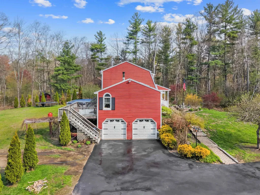5 Chartwell Court Londonderry NH 03053