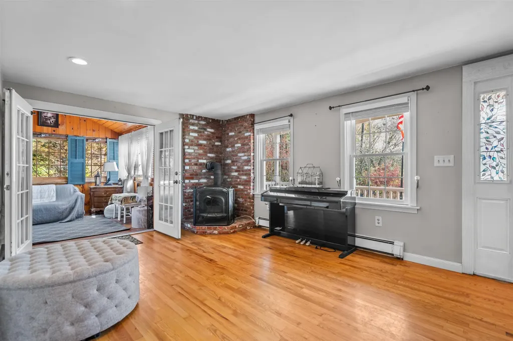 5 Chartwell Court Londonderry NH 03053