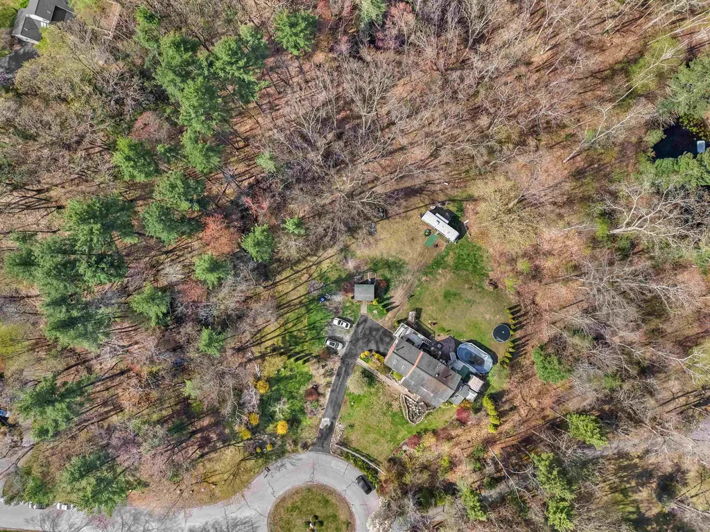 5 Chartwell Court Londonderry NH 03053