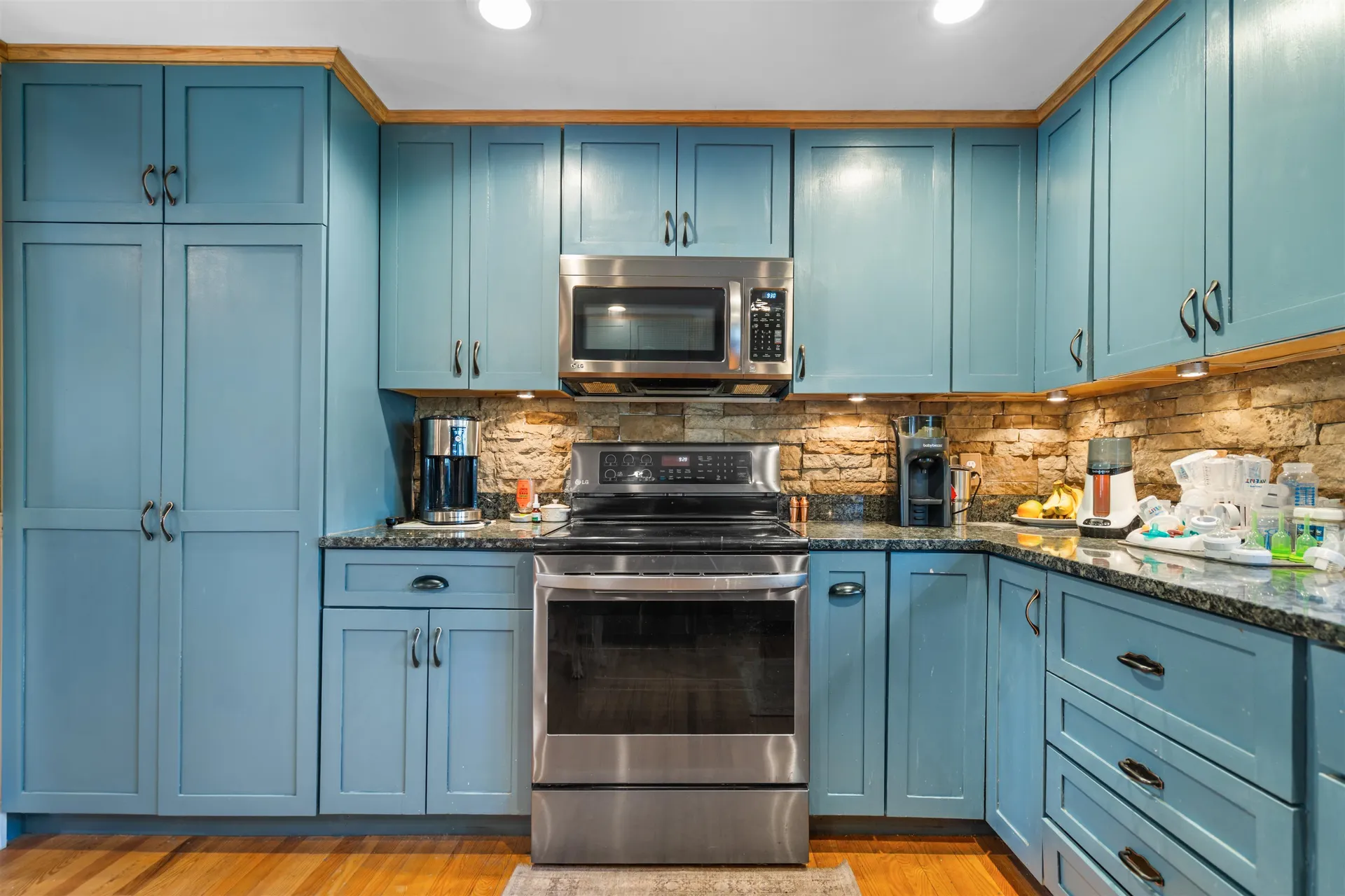5 Chartwell Court Londonderry NH 03053
