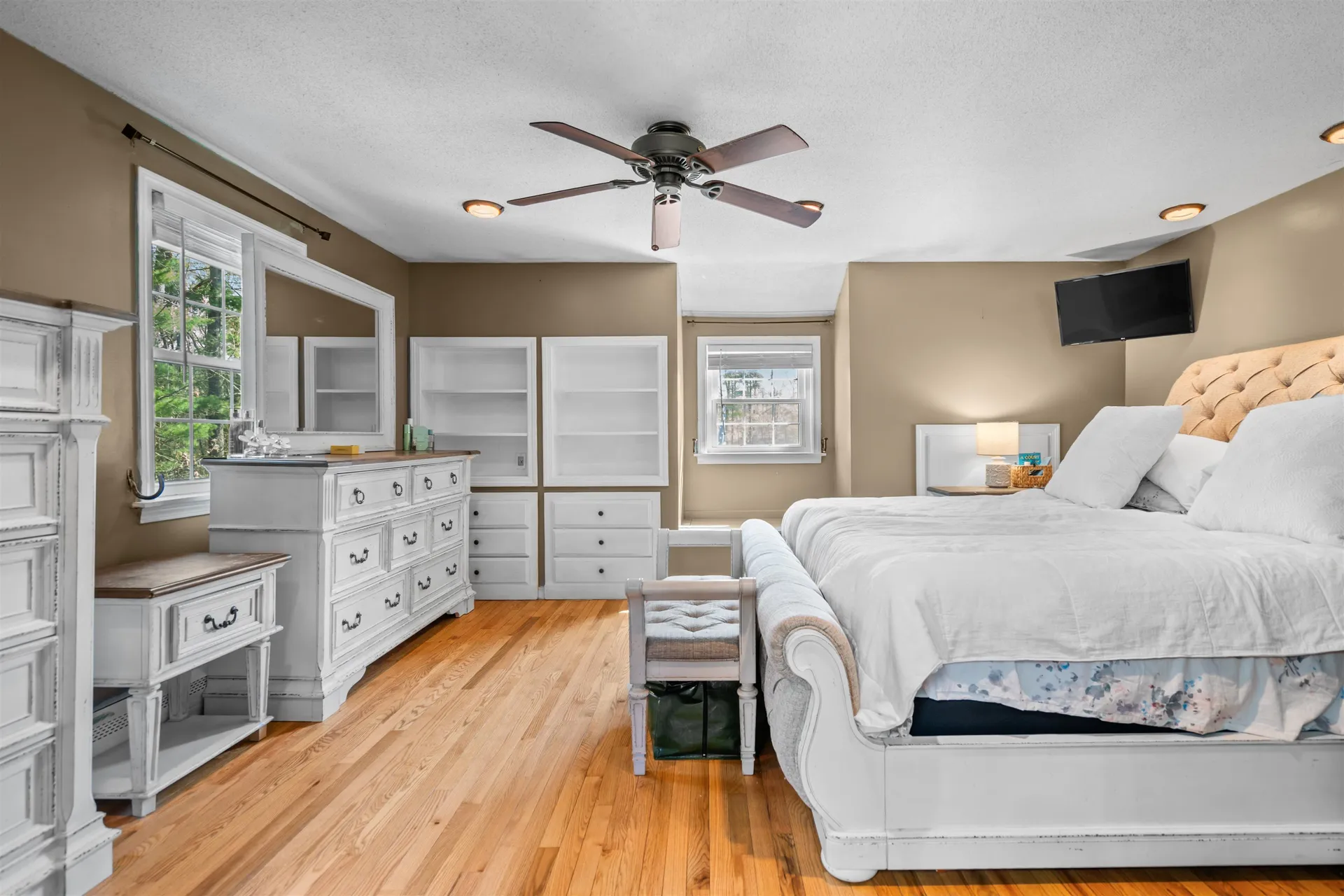 5 Chartwell Court Londonderry NH 03053