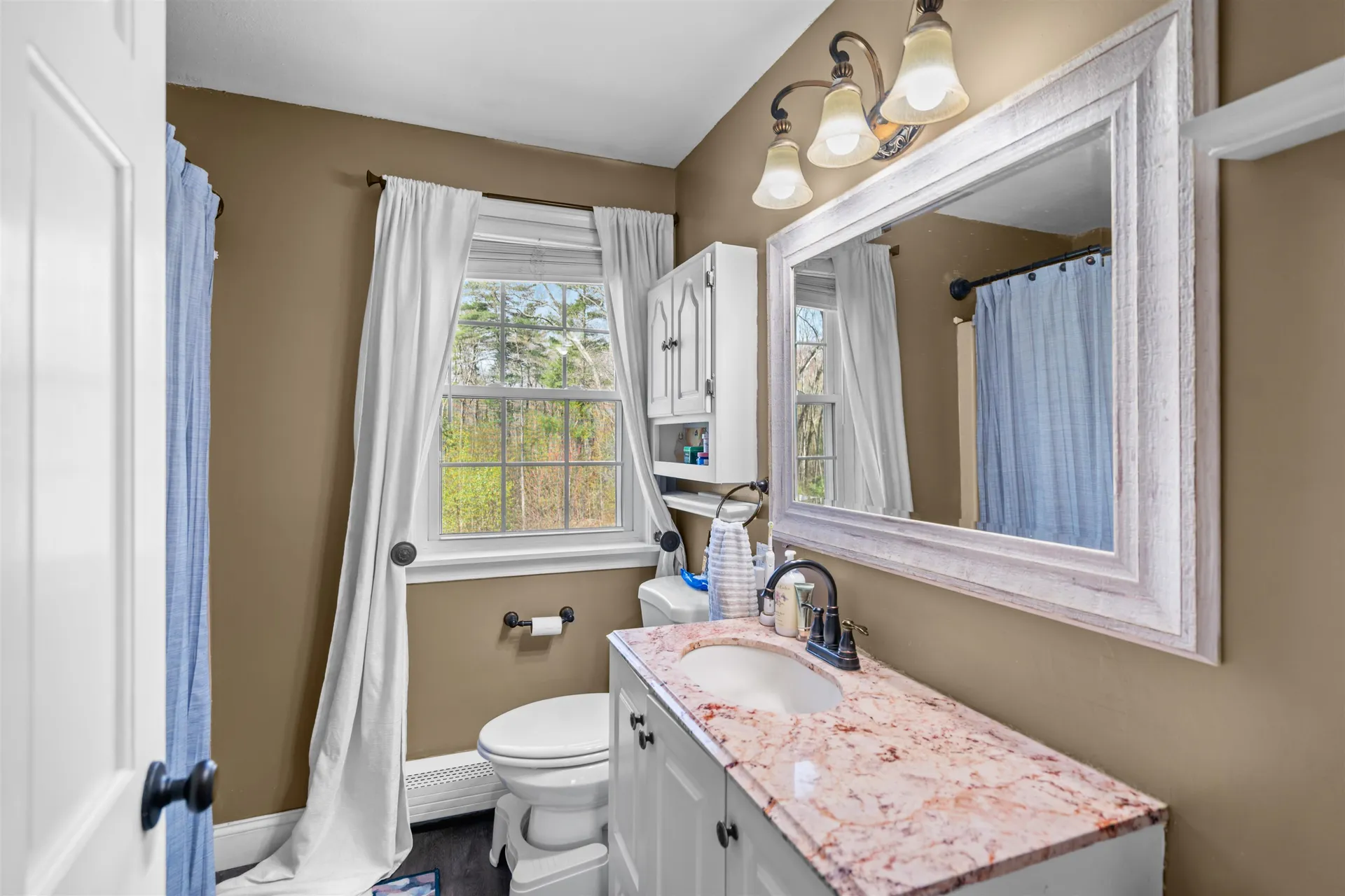 5 Chartwell Court Londonderry NH 03053