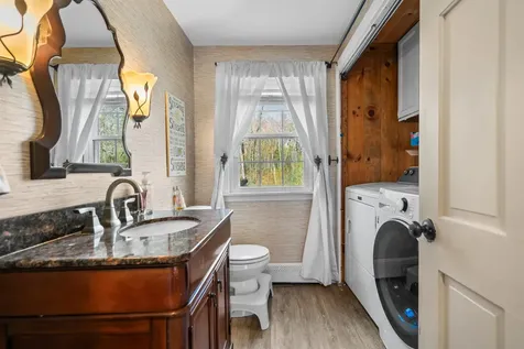5 Chartwell Court Londonderry NH 03053