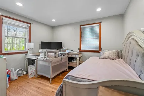 5 Chartwell Court Londonderry NH 03053