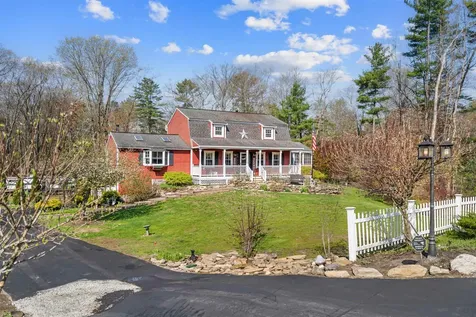 5 Chartwell Court Londonderry NH 03053