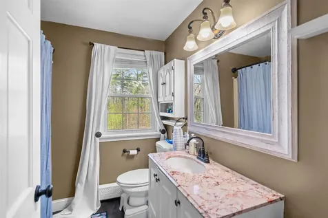 5 Chartwell Court Londonderry NH 03053