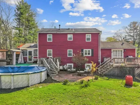 5 Chartwell Court Londonderry NH 03053