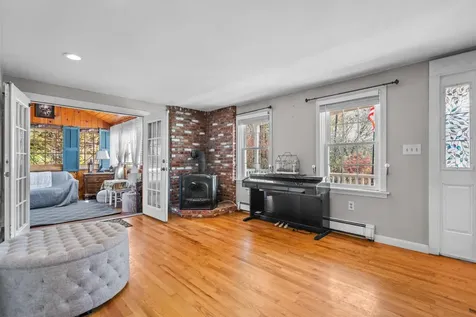 5 Chartwell Court Londonderry NH 03053