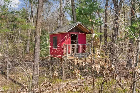 5 Chartwell Court Londonderry NH 03053