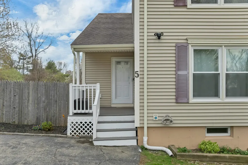 5 Richardson Road Derry NH 03038