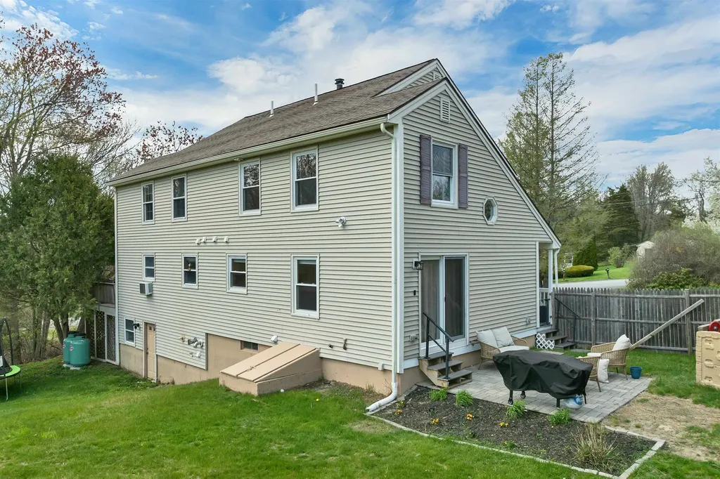 5 Richardson Road Derry NH 03038