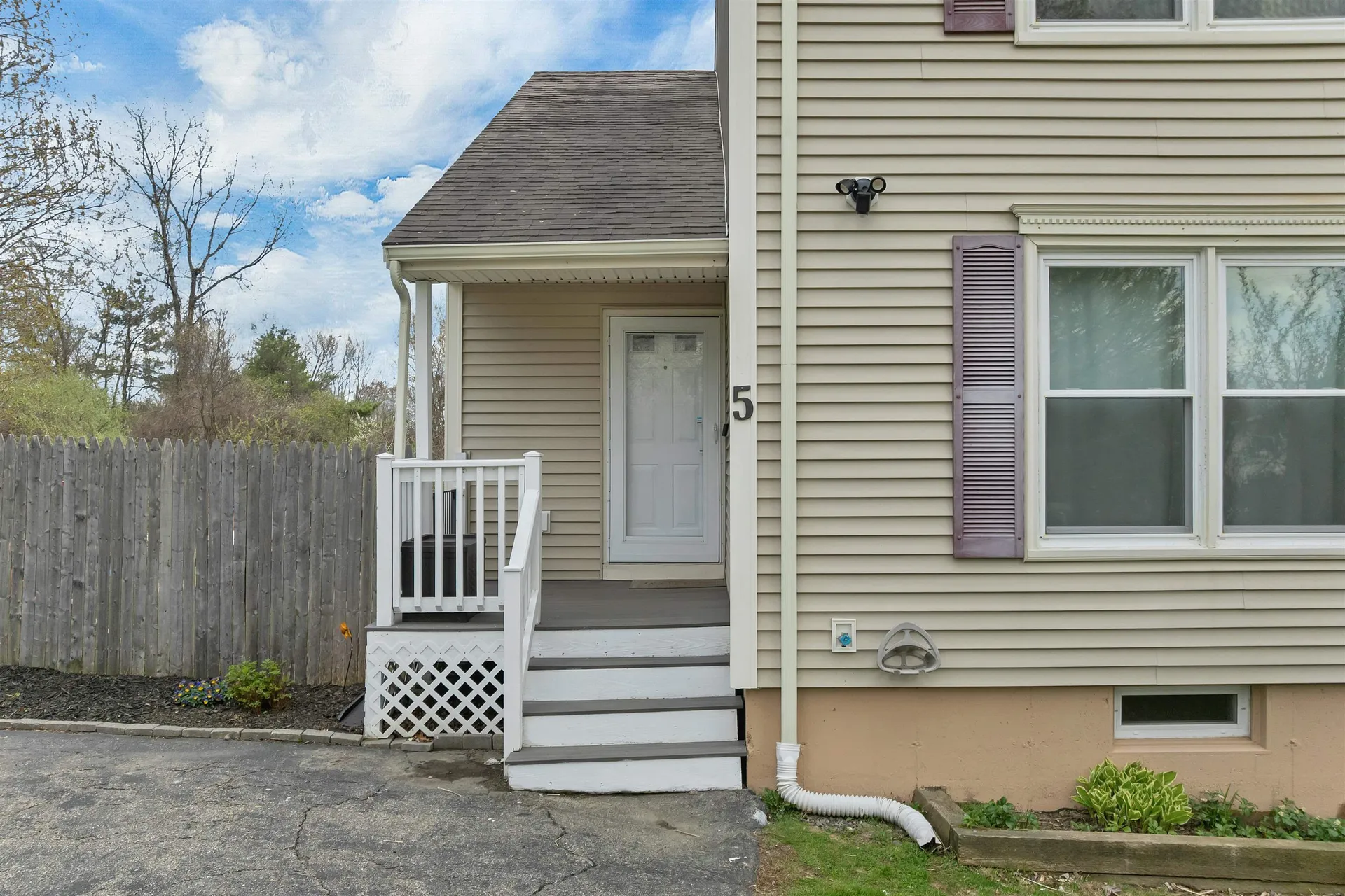 5 Richardson Road Derry NH 03038