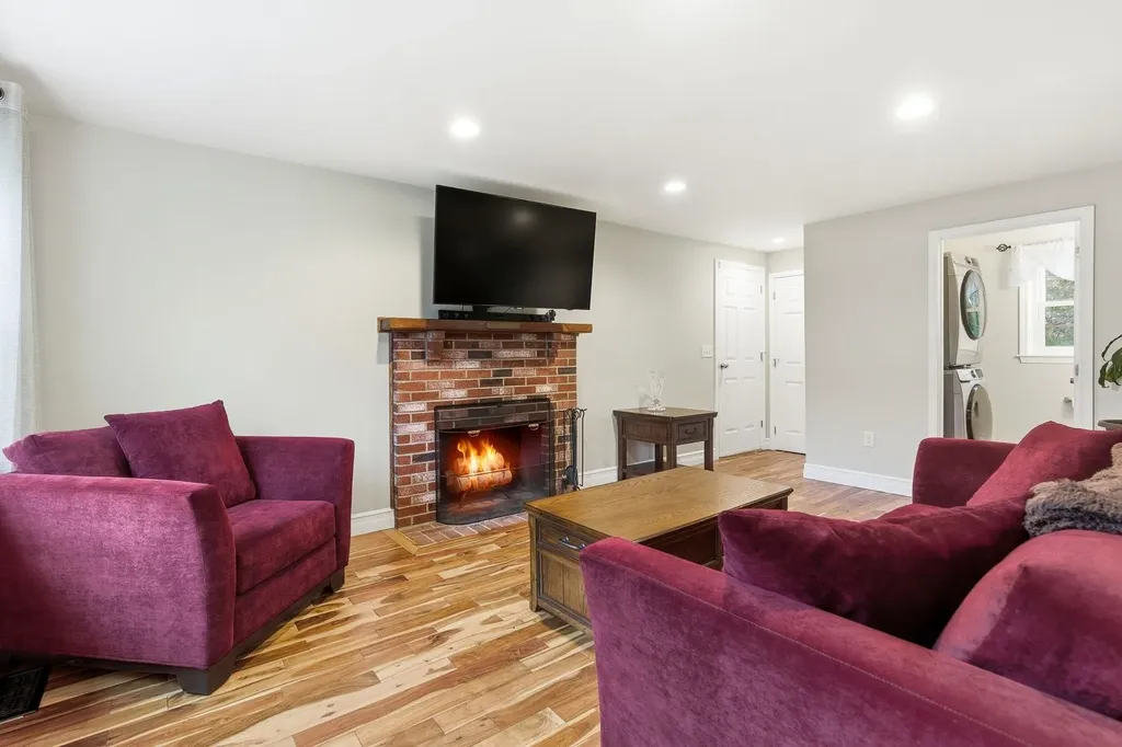 56 Timberline Drive Nashua NH 03062