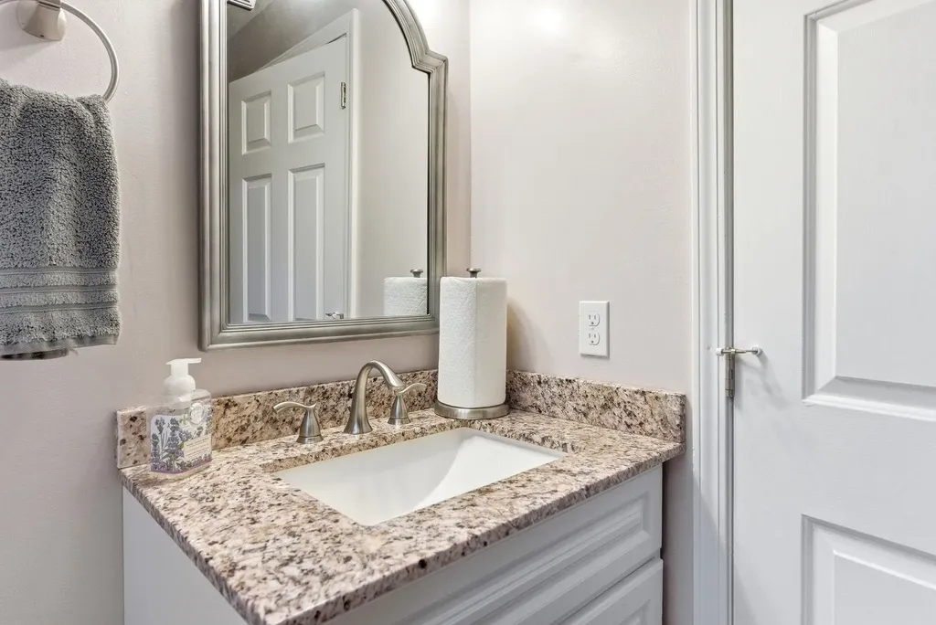 56 Timberline Drive Nashua NH 03062
