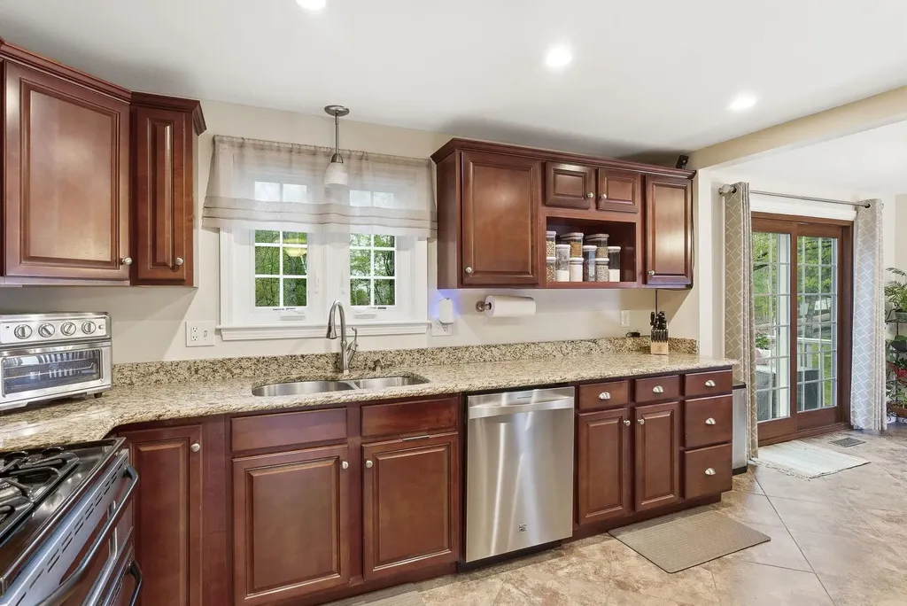56 Timberline Drive Nashua NH 03062